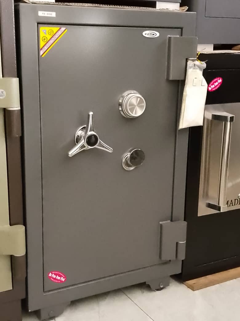 premium banker's treasury safe.