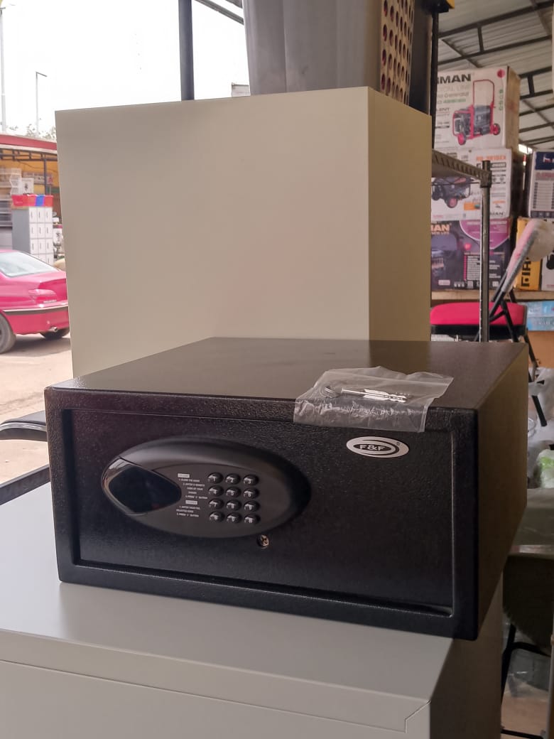 *Digital Hotel Safe – Laptop Size