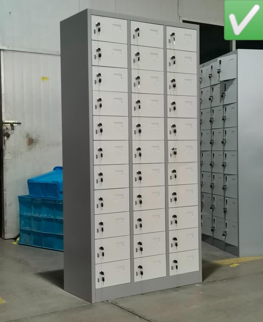 33 doors metal staff locker