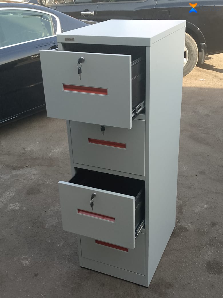 4 DOOR METAL FILING CABINET 