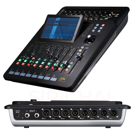 Soundking Digital Mixer: With 16 Inputs and 8 Outputs DM20