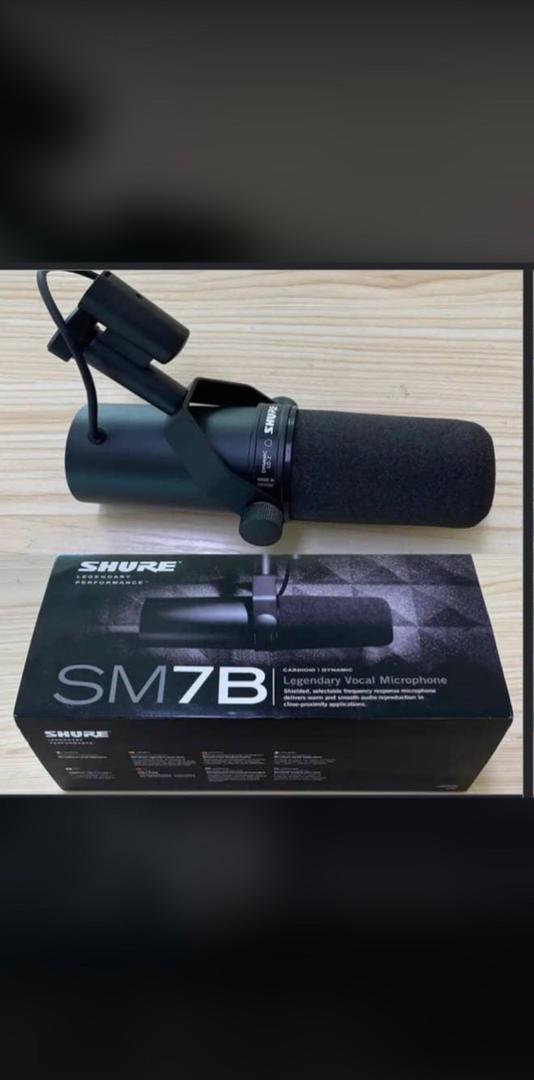 Shure SM7B Dynamic Vocal Studio Microphone