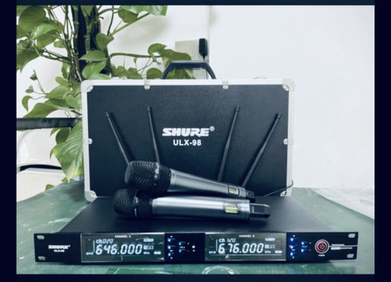 Shure ULX98 Dual-Channel Digital Wireless Handheld