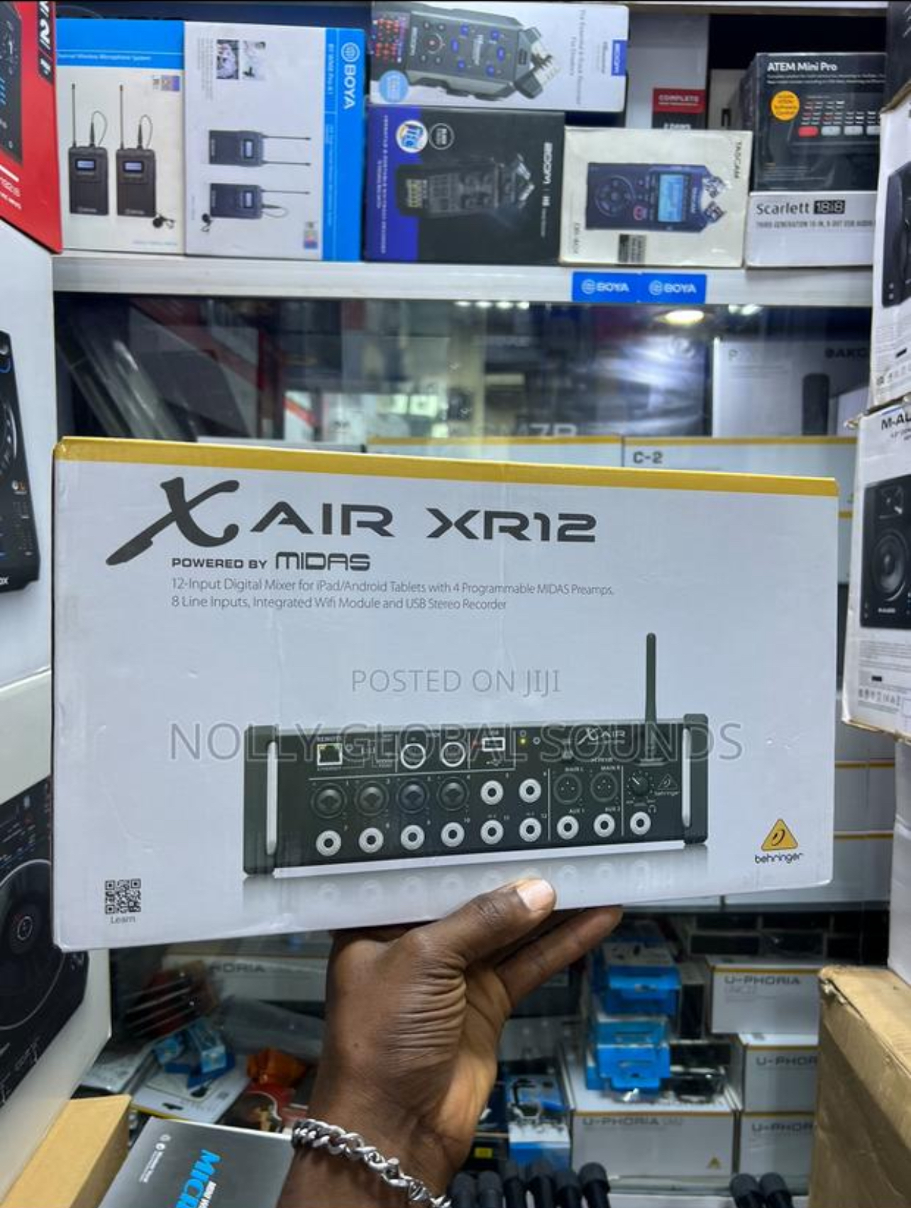 Behringer X Air Xr12 12-Input Digital Mixer for iPad/Android