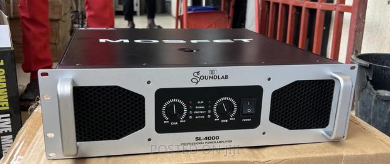 SOUNDLAB Professional Power Amplifies/Slave Model SL4000